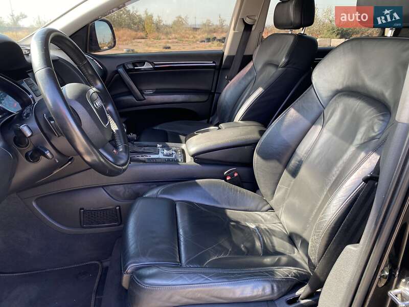 Внедорожник / Кроссовер Audi Q7 2006 в Одессе