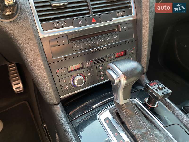 Внедорожник / Кроссовер Audi Q7 2006 в Одессе