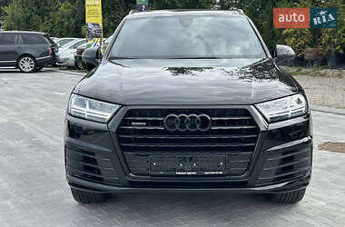 Позашляховик / Кросовер Audi Q7 2017 в 