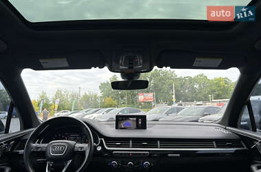 Позашляховик / Кросовер Audi Q7 2017 в 