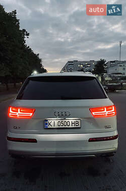 Позашляховик / Кросовер Audi Q7 2016 в 