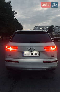 Позашляховик / Кросовер Audi Q7 2016 в 