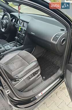 Позашляховик / Кросовер Audi Q7 2009 в 