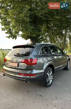 Позашляховик / Кросовер Audi Q7 2013 в 