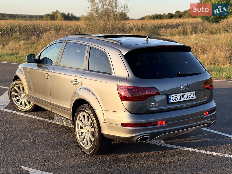 Позашляховик / Кросовер Audi Q7 2014 в Києві