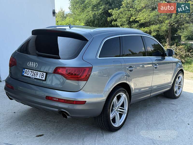 Позашляховик / Кросовер Audi Q7 2010 в Тячеві