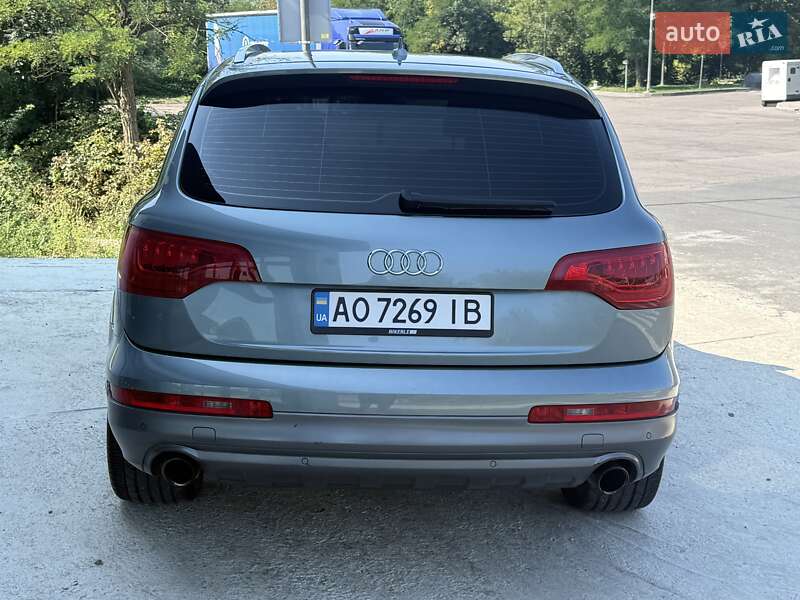 Позашляховик / Кросовер Audi Q7 2010 в Тячеві