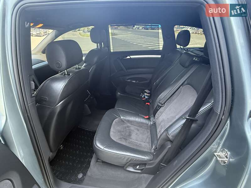 Позашляховик / Кросовер Audi Q7 2010 в Тячеві