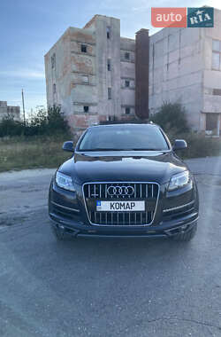 Позашляховик / Кросовер Audi Q7 2011 в 