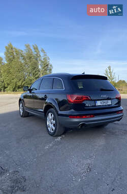 Позашляховик / Кросовер Audi Q7 2011 в 