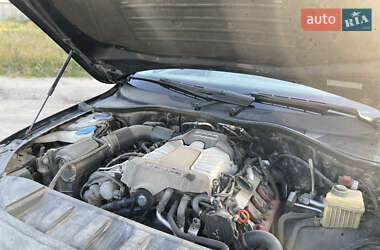 Позашляховик / Кросовер Audi Q7 2011 в 