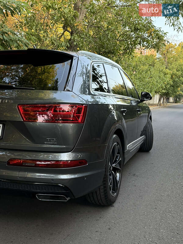 Внедорожник / Кроссовер Audi Q7 2015 в Одессе