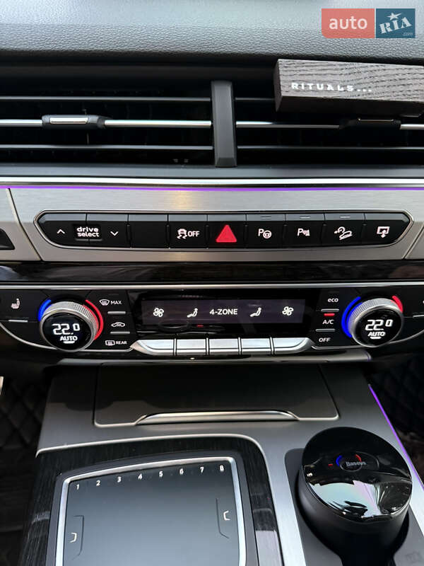 Внедорожник / Кроссовер Audi Q7 2015 в Одессе