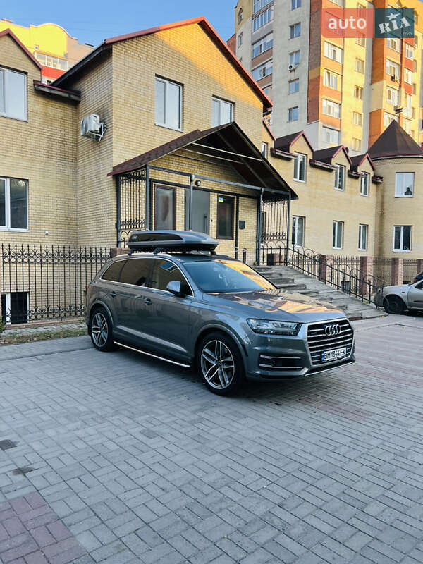 Внедорожник / Кроссовер Audi Q7 2015 в 
