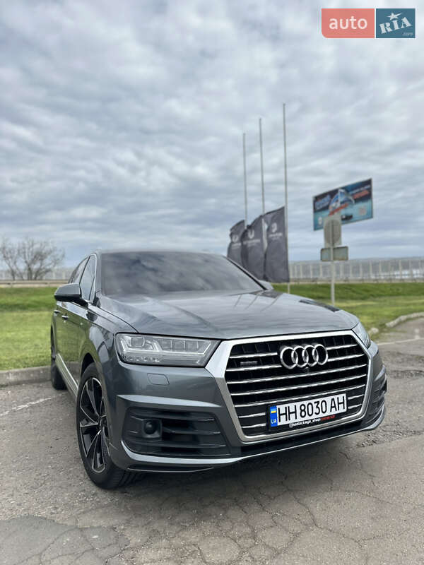 Внедорожник / Кроссовер Audi Q7 2015 в Одессе