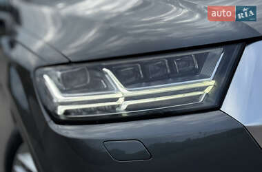 Внедорожник / Кроссовер Audi Q7 2017 в 
