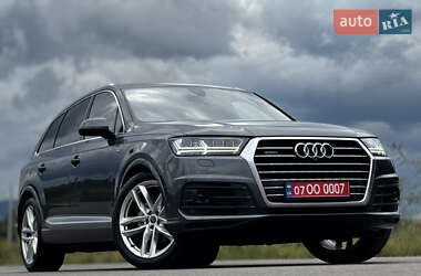 Внедорожник / Кроссовер Audi Q7 2017 в 