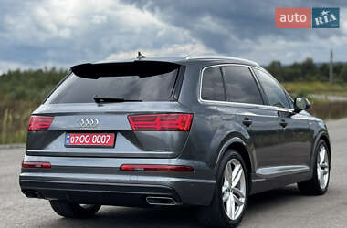 Внедорожник / Кроссовер Audi Q7 2017 в 