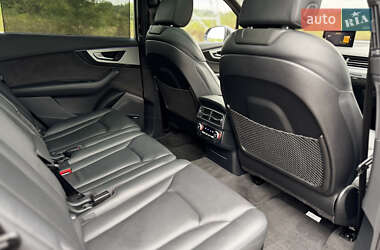 Внедорожник / Кроссовер Audi Q7 2017 в 