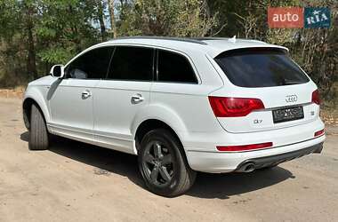 Позашляховик / Кросовер Audi Q7 2013 в 