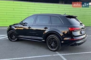 Внедорожник / Кроссовер Audi Q7 2020 в 
