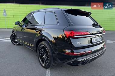 Внедорожник / Кроссовер Audi Q7 2020 в 