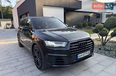 Позашляховик / Кросовер Audi Q7 2018 в 