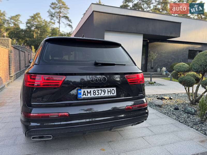 Внедорожник / Кроссовер Audi Q7 2018 в Киеве