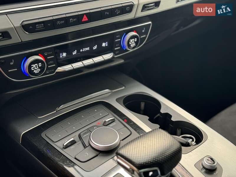 Внедорожник / Кроссовер Audi Q7 2018 в Киеве