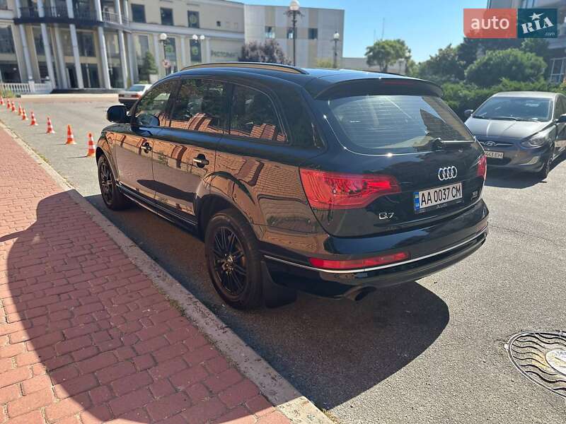 Позашляховик / Кросовер Audi Q7 2011 в Києві