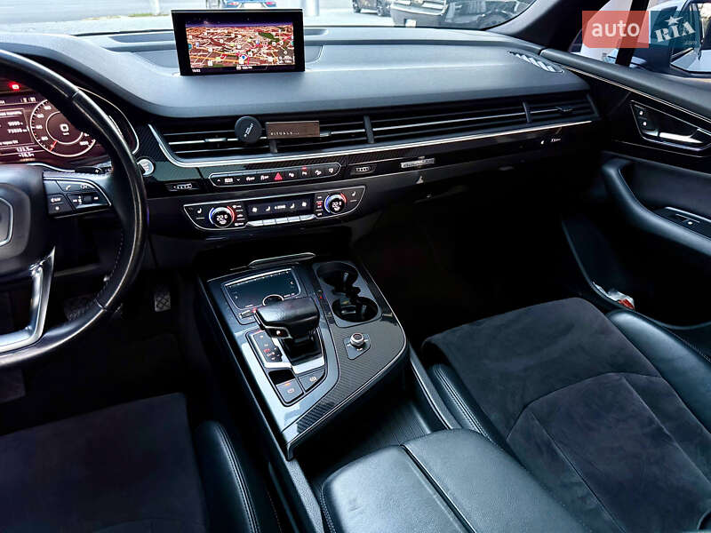 Позашляховик / Кросовер Audi Q7 2015 в Дніпрі
