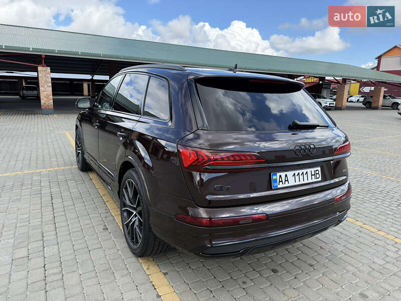 Позашляховик / Кросовер Audi Q7 2022 в Львові