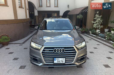 Позашляховик / Кросовер Audi Q7 2016 в 