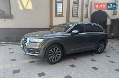 Позашляховик / Кросовер Audi Q7 2016 в 