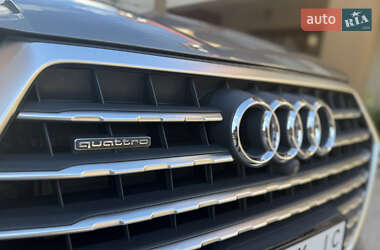 Позашляховик / Кросовер Audi Q7 2016 в 