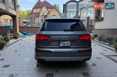Позашляховик / Кросовер Audi Q7 2016 в 