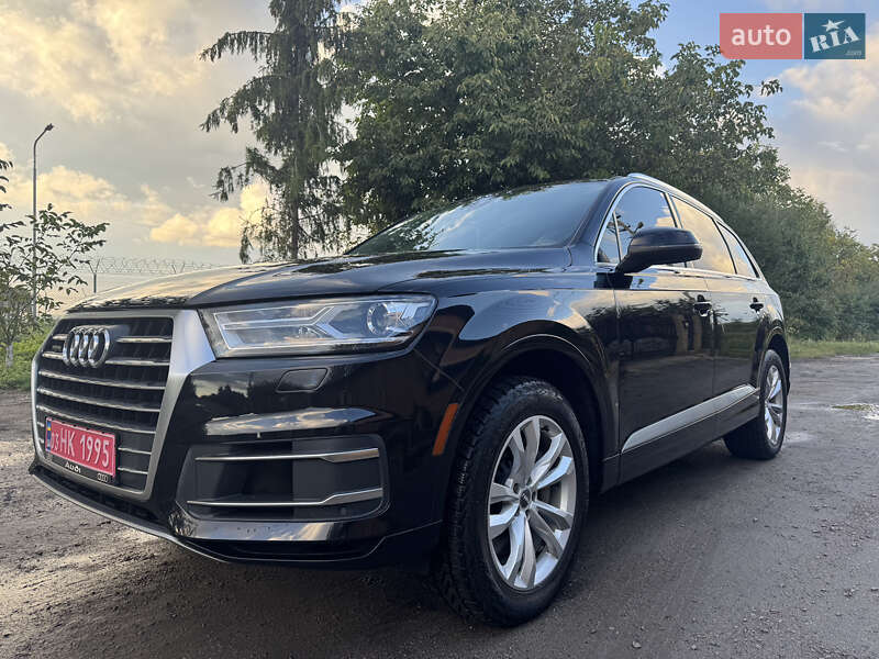 Позашляховик / Кросовер Audi Q7 2019 в Дубні