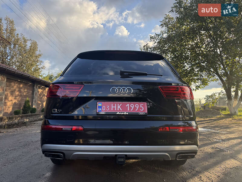 Позашляховик / Кросовер Audi Q7 2019 в Дубні