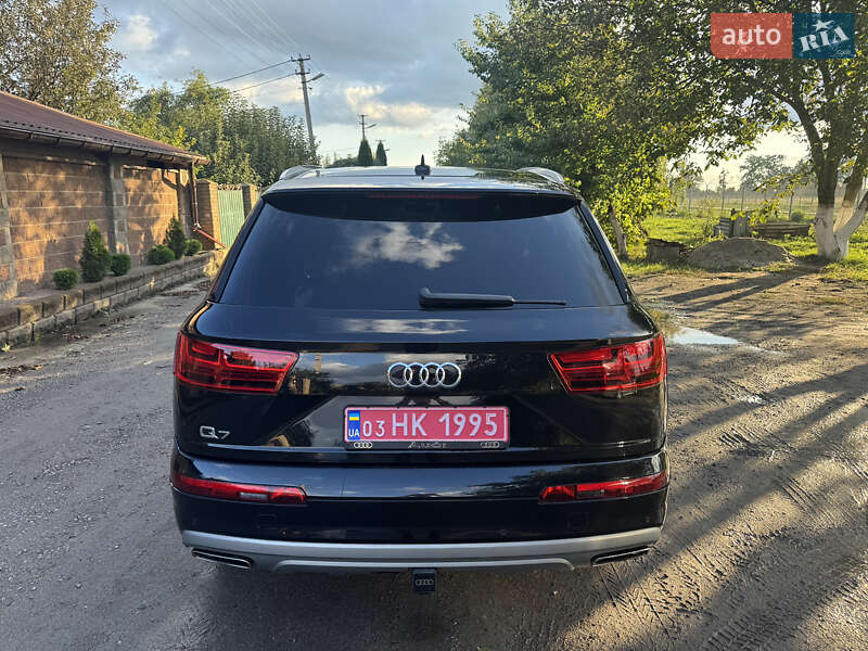 Позашляховик / Кросовер Audi Q7 2019 в Дубні