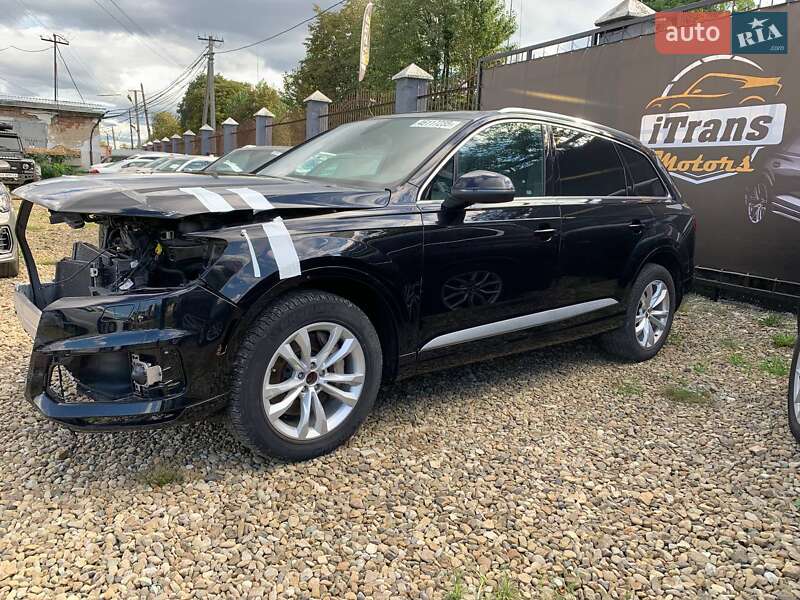 Позашляховик / Кросовер Audi Q7 2017 в Стрию