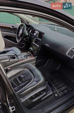 Внедорожник / Кроссовер Audi Q7 2006 в 