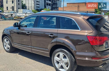 Внедорожник / Кроссовер Audi Q7 2011 в 
