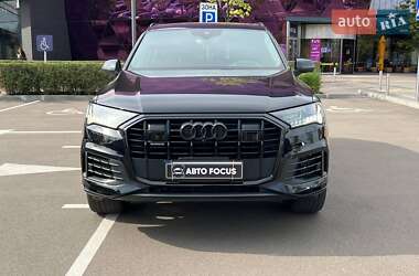 Позашляховик / Кросовер Audi Q7 2020 в 