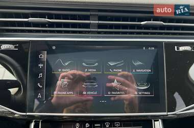 Позашляховик / Кросовер Audi Q7 2020 в 