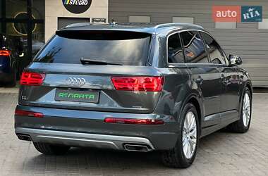 Позашляховик / Кросовер Audi Q7 2015 в 