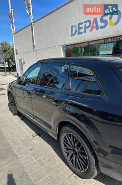 Внедорожник / Кроссовер Audi Q7 2020 в 