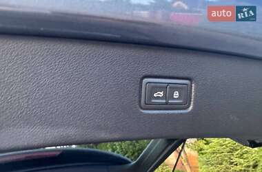 Позашляховик / Кросовер Audi Q7 2020 в 