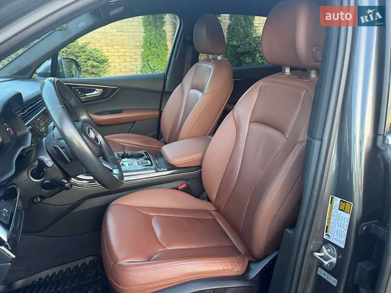 Позашляховик / Кросовер Audi Q7 2020 в Києві