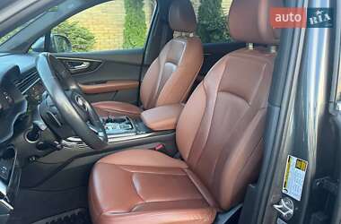 Позашляховик / Кросовер Audi Q7 2020 в 
