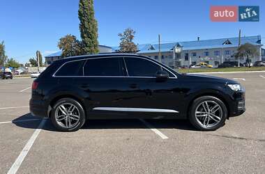 Внедорожник / Кроссовер Audi Q7 2016 в 